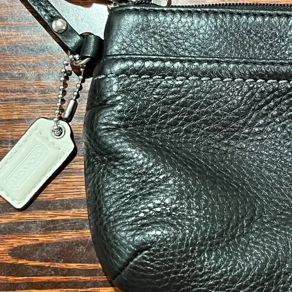 COACH Black Wristlet Zip Closure - Picture 2 of 6